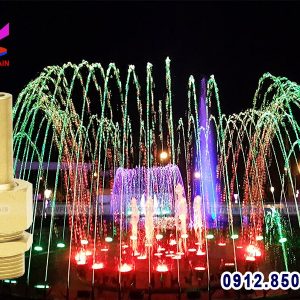 dau phun tia nuoc Comet tao hieu ung phun nhao vao